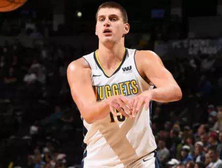 体育东京残奥会力量举重男子65公斤决赛 山东选手刘磊夺金